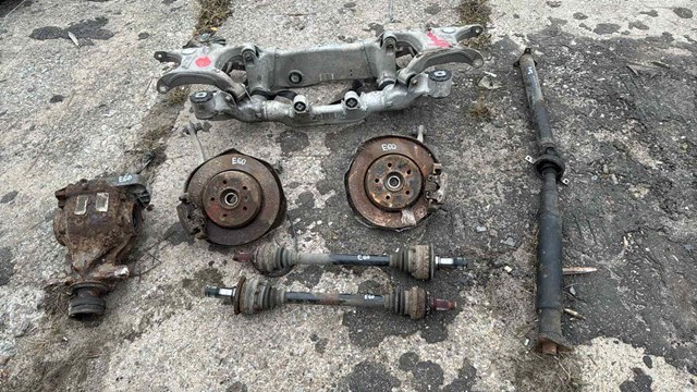 Балка задней подвески (подрамник)