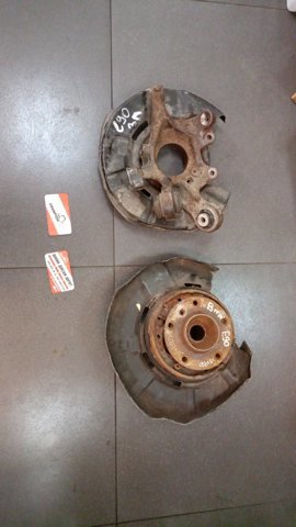 Цапфа - поворотний кулак задній, правий