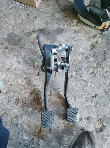 Кронштейн педалей — фото 5