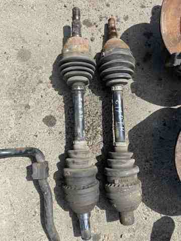 Піввісь (привід) передня, права