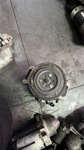 Компрессор кондиционера — фото 2