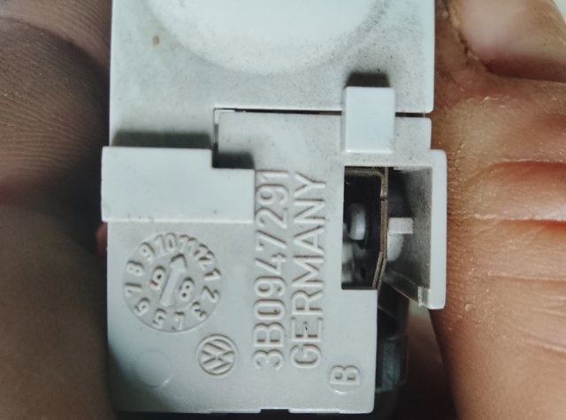 Плафон освітлення салона/кабіни, задній — фото 3