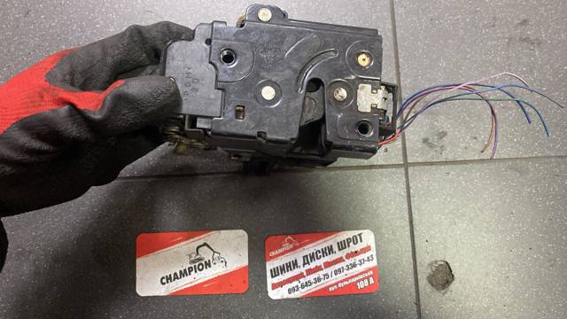 Замок передньої двері, правої — фото 4