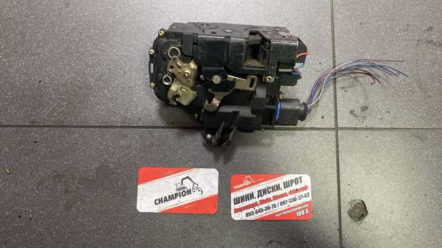 Замок передньої двері, правої — фото 3