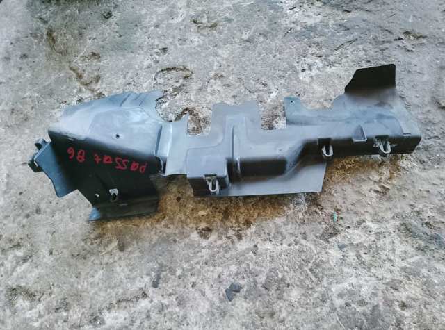 Воздуховод (дефлектор) радиатора правый — фото 8