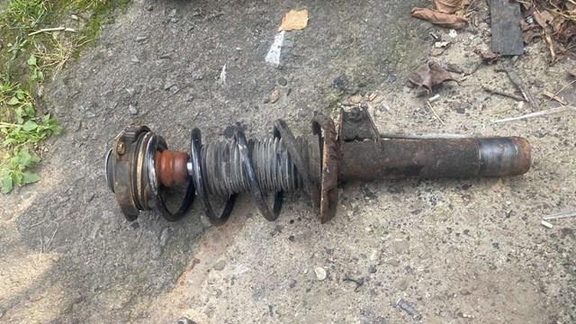 Амортизатор передний