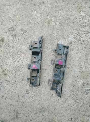 Направляюча переднього бампера, права — фото 3