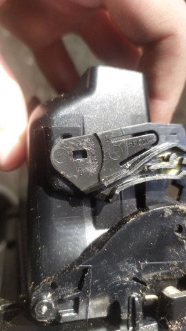 Механизм пепельницы с резеткой для прикуривателя — фото 3