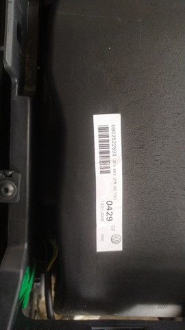 підлокітник центральної консолі — фото 3