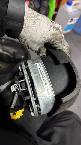 Подушка безопасности (AIRBAG) водительская — фото 3