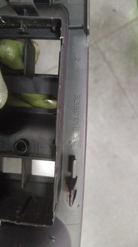 Ручка підлокітника передніх дверей внутрішня, ліва — фото 3