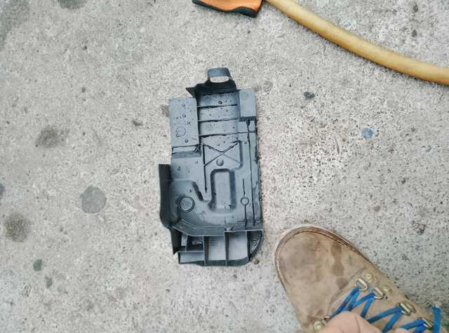 Крышка мотора стеклоочистителя — фото 3