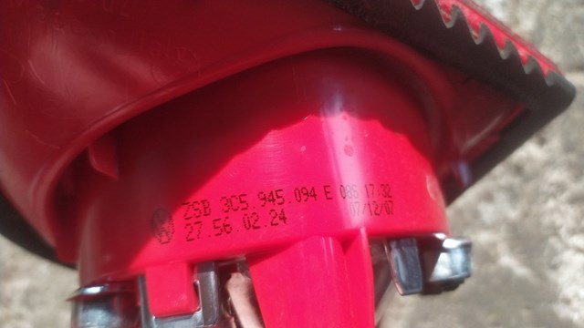 Фонарь задний правый внутренний — фото 3