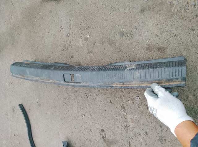 Обшивка порога багажного отделения — фото 3