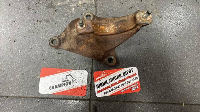 Кронштейн підвісного — фото 2