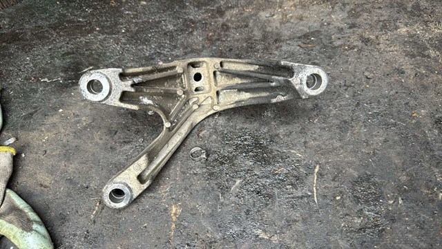 Кронштейн двигателя — фото 2