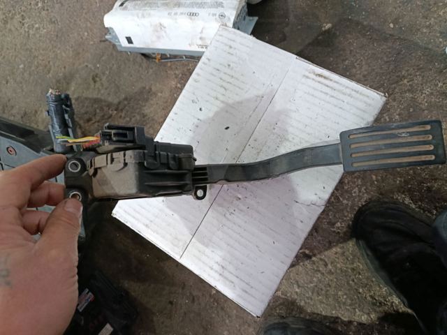 Педаль газу (акселератора) — фото 5