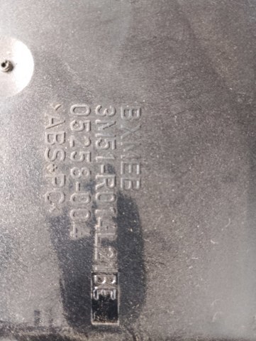 Решітка вентиляції салону на торпедо — фото 2