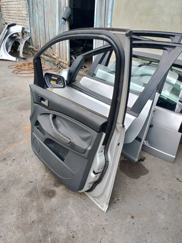 Скло передніх дверей, правою — фото 2