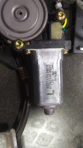 Моторчик стеклоподьемника задней левой двери — фото 2