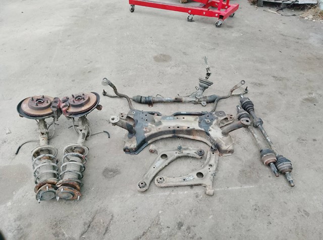 Цапфа (поворотный кулак) передний правый — фото 3