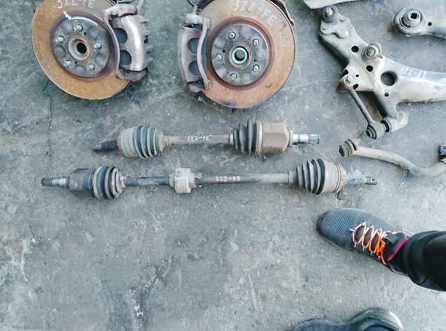 Полуось (привод) передняя левая