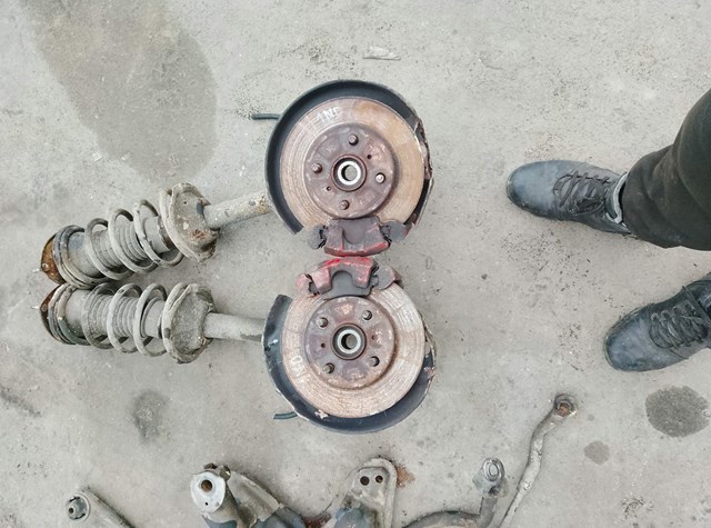 Полуось (привод) передняя левая