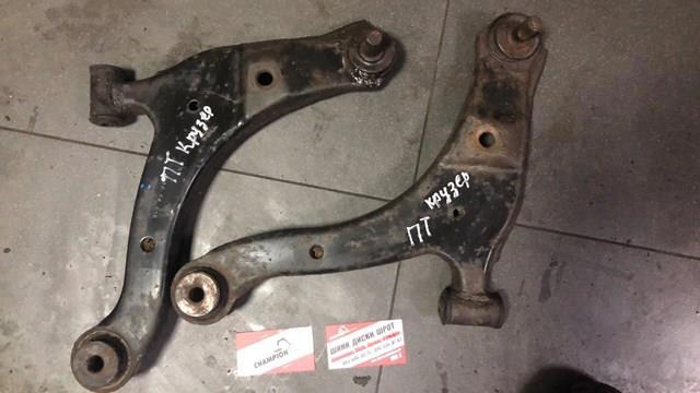 Рычаг передней подвески нижний правый
