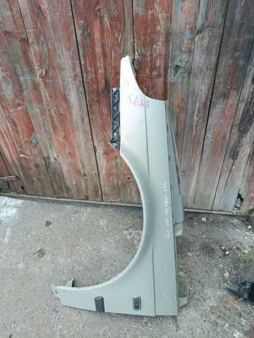 Крило переднє ліве