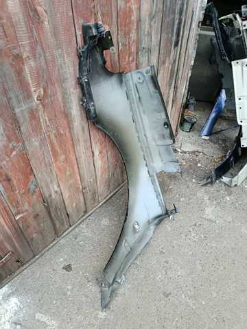 Крило переднє праве