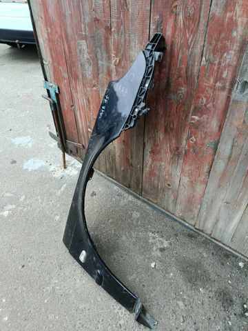 Крило переднє праве