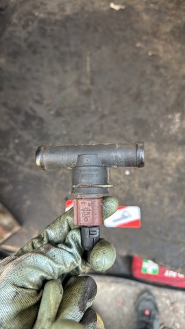 Фланец системы охлаждения (тройник)