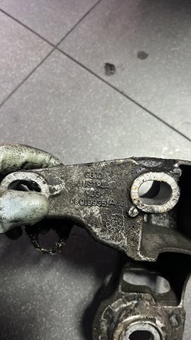 Кронштейн подушки (опори) двигуна, лівої — фото 3