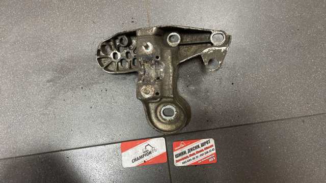 Кронштейн подушки (опоры) двигателя левой — фото 12