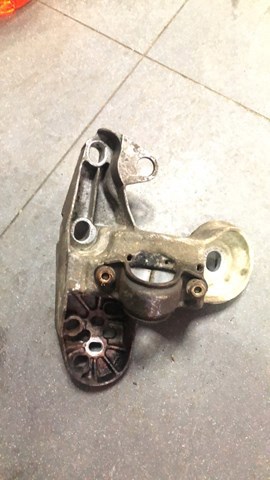 Кронштейн подушки (опоры) двигателя левой — фото 3