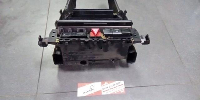 рамка магнітоли