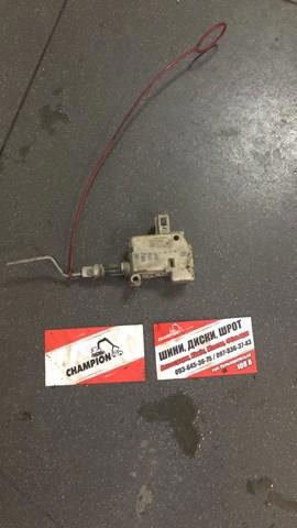 активатор замка крышки бензобака