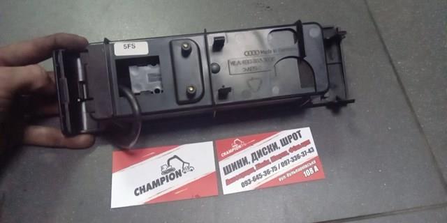 ящик передньої консолі — фото 2