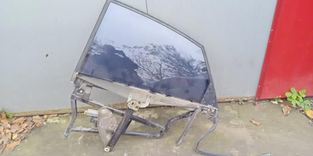 Стекло двери задней левой — фото 2