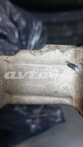 Петля кришки багажника — фото 2