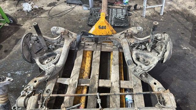 Балка задней подвески (подрамник) — фото 2