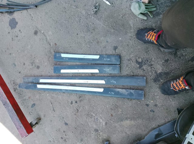 Накладка зовнішня (молдинг) порога, задня ліва — фото 3