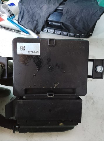 Блок керування (модуль) електромеханічного стояночного гальма — фото 2