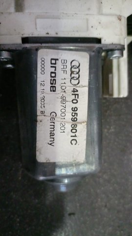 Мотор стеклоподъемника двери задней левой — фото 4