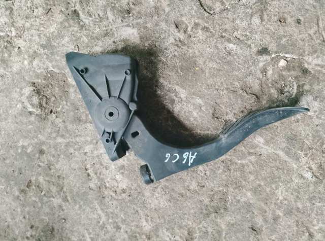 Педаль газу (акселератора) — фото 3