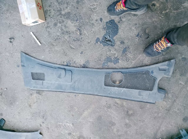 Решітка водостоку лобового скла ліва/права — фото 2