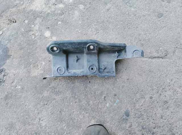Кронштейн бампера — фото 3