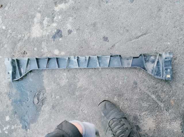 Кронштейн бампера заднього, центральний — фото 3