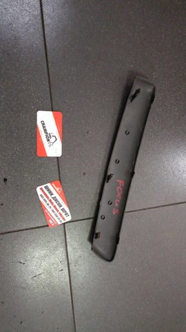 Молдинг решітки переднього бампера, лівий — фото 2