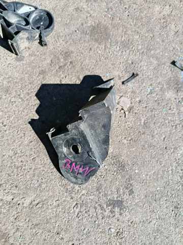 Кронштейн кріплення крила переднього правого, передній